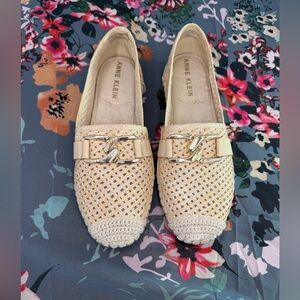 💙Anne Klein Woven Cream Turks slip on Loafers with Gold Detail